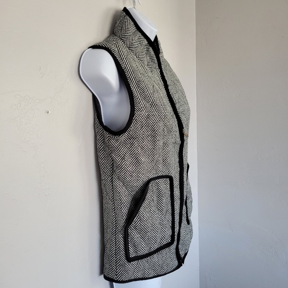 Boutique Only Black & White Herringbone Vest Full Zip Small Pockets Winter - Picture 3 of 7